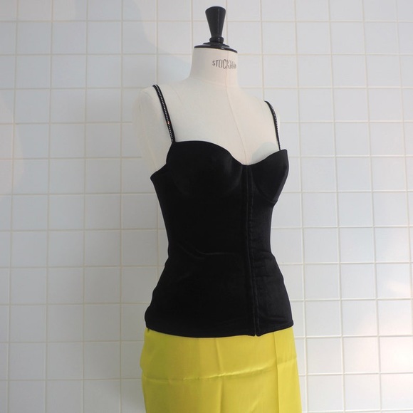 LOOKING FOR: La Perla Plain Black Bustier in Size 32 C or 34 B! - Picture 2 of 3